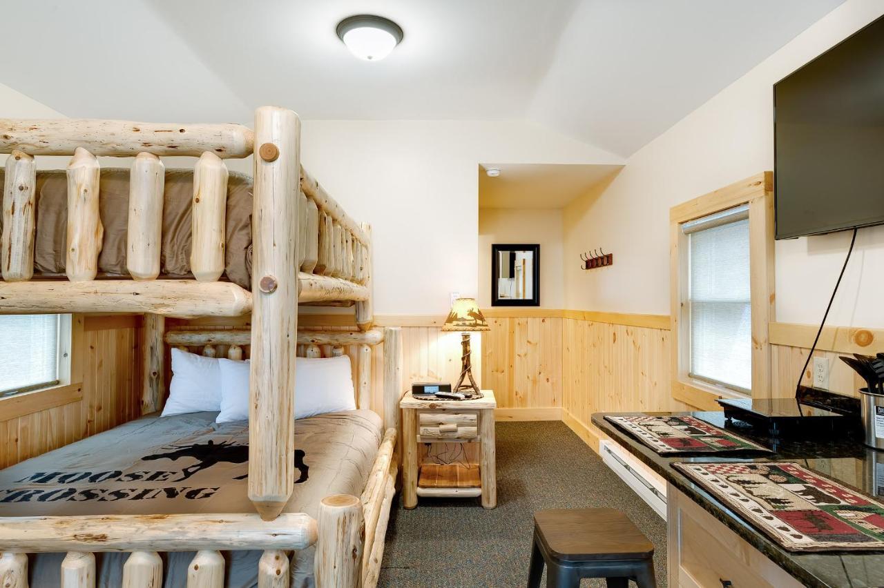 לייק פלאסיד Cobble Mountain Lodge מראה חיצוני תמונה