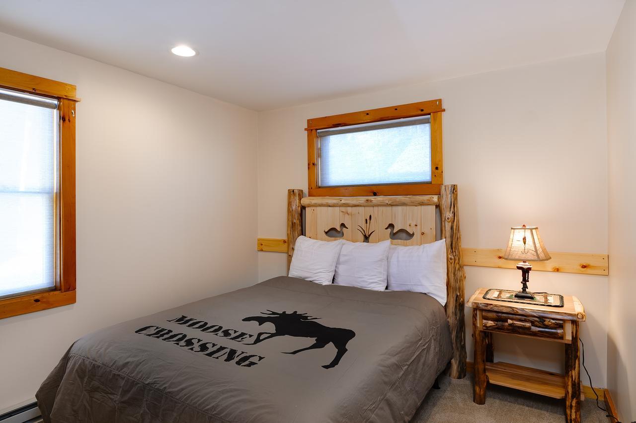 לייק פלאסיד Cobble Mountain Lodge מראה חיצוני תמונה