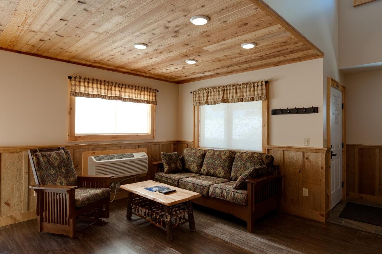 לייק פלאסיד Cobble Mountain Lodge מראה חיצוני תמונה